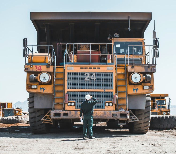 haul rigid truck operator