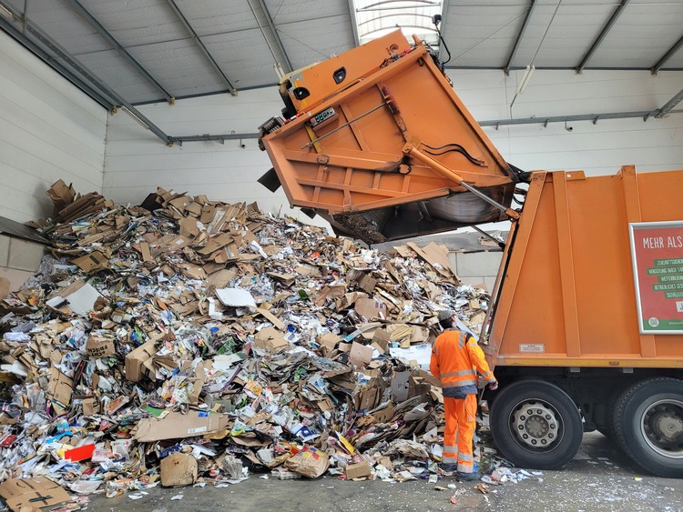 garbage truck thumbnail