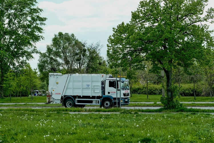 garbage truck